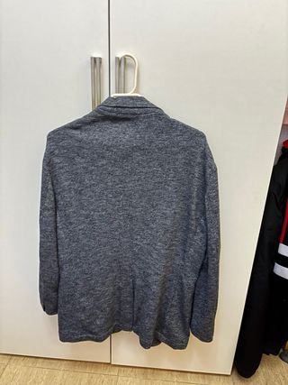 Chaqueta gris hombre