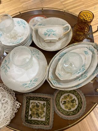 Vajilla antigua con sello