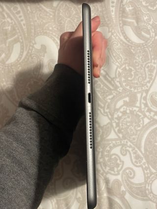 Apple iPad 8.ª Generación NEGOCIABLE. URGE VENTA