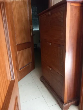 Mueble zapatero de madera