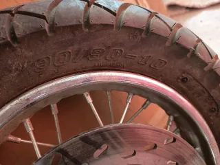 Ruedas de moto con disco de freno