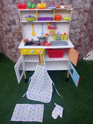 Cocina de madera de juguete