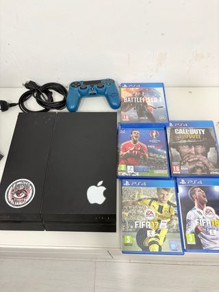 PS4 con mando y juegos