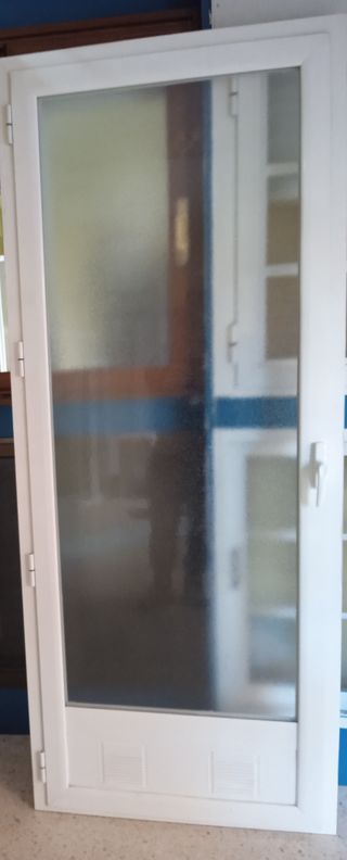 Puerta aluminio serie europea