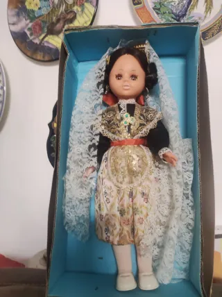 Muñecas antiguas con traje regional sintra