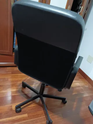 Silla giratoria IKEA Bomstad Negra