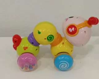Oruga musical interactiva para bebés