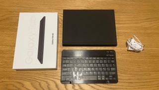 Samsung Galaxy Tab A8 + Teclado + Cargador