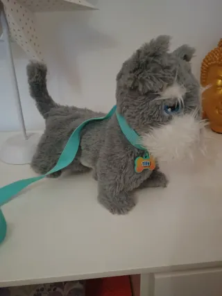 Perrito peluche que anda