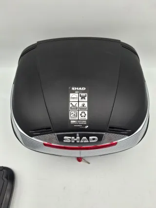 Baúl Shad SH37 con parrilla y 2 llaves REF:39