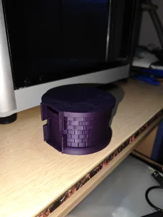 Torreta morada para juegos de mesa