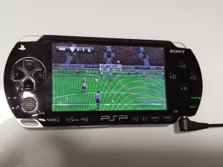 Consola Sony PSP Negra Modelo 1004 (LEER)