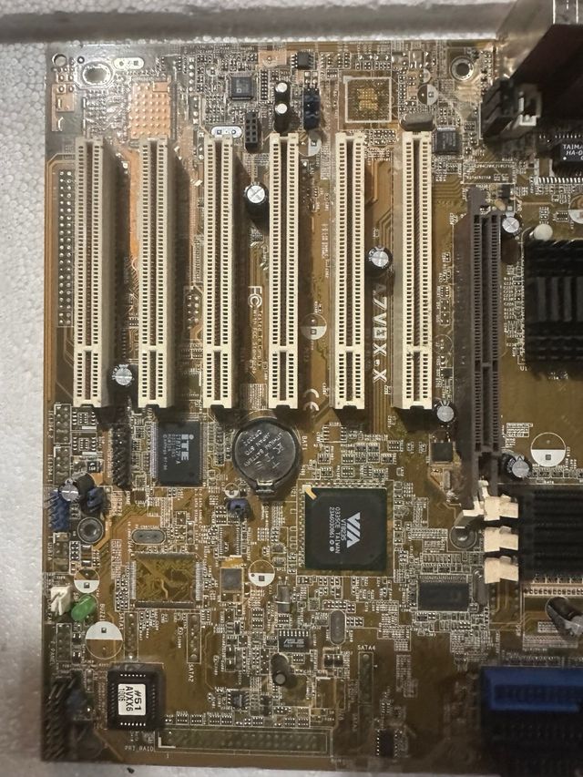 111- placa base Asus A7VBX-X Socket 462