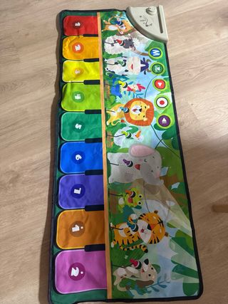 Piano musical para bebés con animales