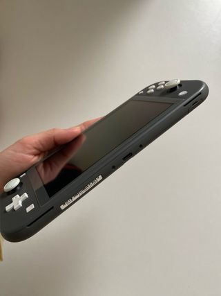 Nintendo Switch Lite Negra Como Nueva + Funda