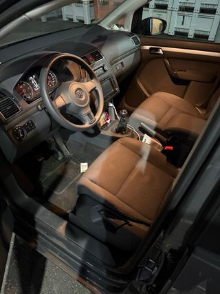 Volkswagen Touran 2011