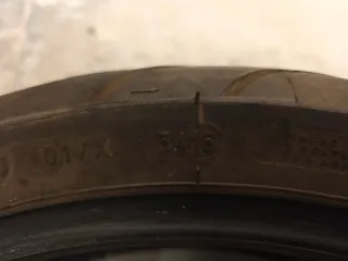 Se vende un juego de ruedas MICHELIN para moto.