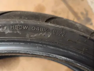 Se vende un juego de ruedas MICHELIN para moto.