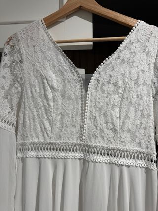 Vestido blanco largo encaje manga acampanada