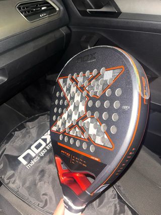 Pala Nox AT10 2025 Agustín Tapia