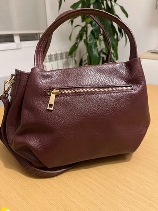 Bolso de piel burdeos sin usar