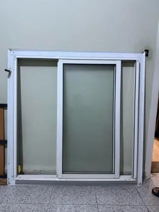 Ventana corredera aluminio blanca