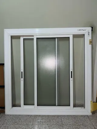 Ventana corredera aluminio blanca