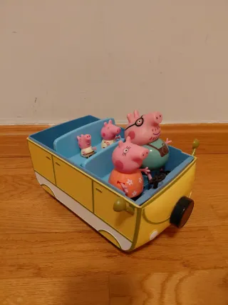 Coche Peppa Pig con figuras