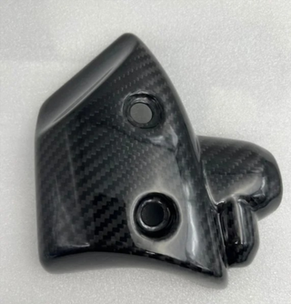 PROTECTOR DE BOMBA DE AGUA EN CARBONO R1 2009-14