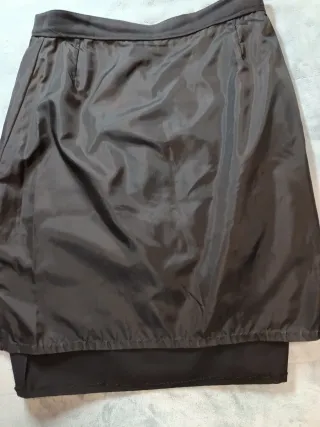 Falda negra elegante