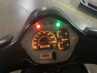 Vespa GTS 125 Negra