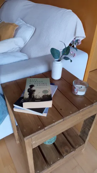 Mesa auxiliar/Mesita de noche madera de palets.