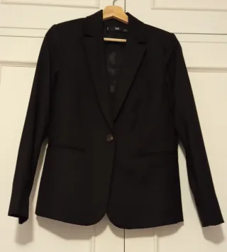 Chaqueta negra de Mango