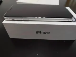 iPhone XR 256GB 84% Batería Caja