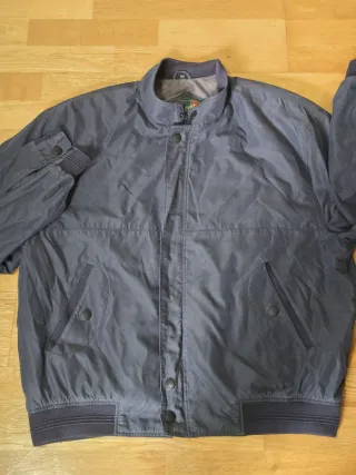 Cazadora de hombre EL CORTE INGLES.T/XL. 5,80 EUR