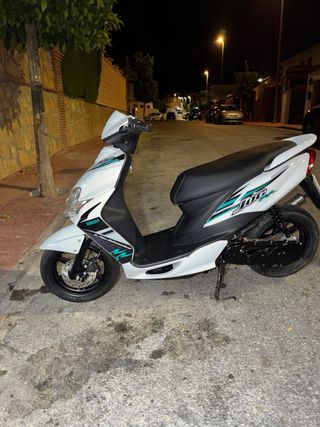 Yamaha Jog RR Blanca