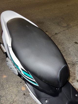 Yamaha Jog RR Blanca