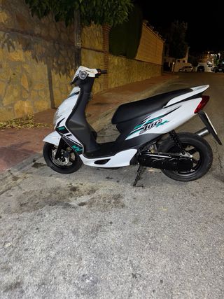 Yamaha Jog RR Blanca