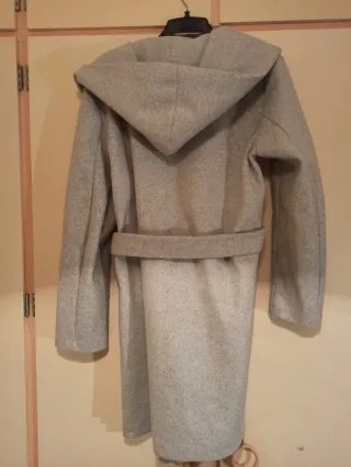 Abrigo Zara Gris con Capucha