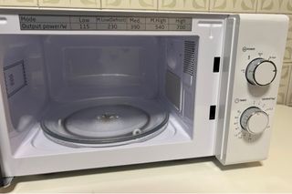 Microondas OK casi nuevo. ¡URGE VENDER!