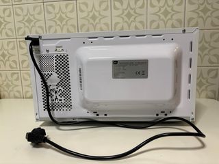 Microondas OK casi nuevo. ¡URGE VENDER!