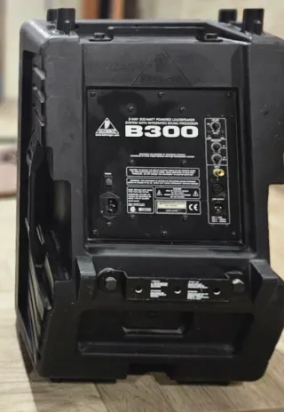 Altavoces Behringer B300 Negro