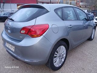 Opel Astra 2013
