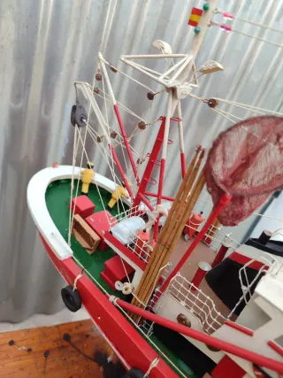 Maqueta de barco pesquero