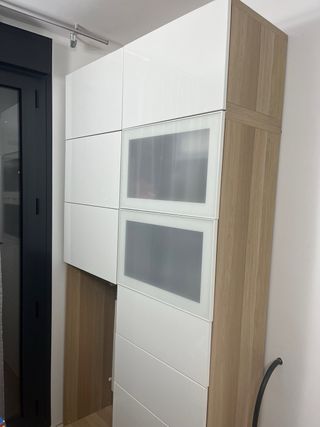 Armario/estantería Besta Ikea blanco y madera