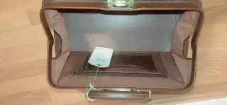 Maletín médico. 100% piel vacuno, marrón. NUEVO