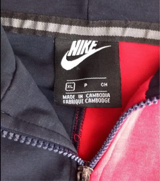 Sudadera Nike bicolor negra y roja