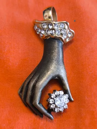 Colgante mano vintage con pedrería