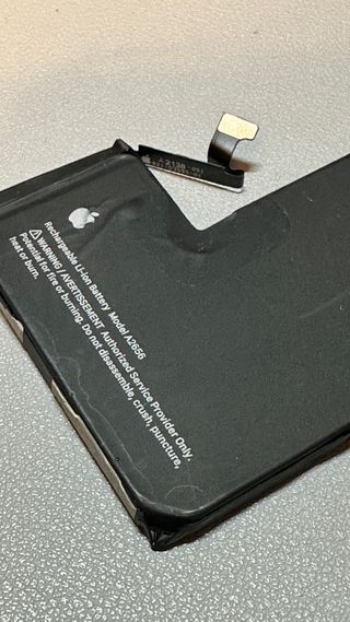 Batería iPhone 13 Pro - 81%. Original Apple 