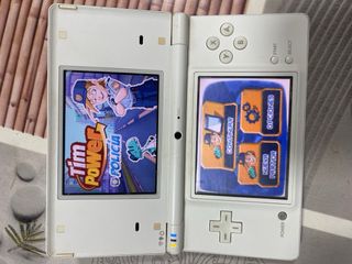 Nintendo DSi Blanca con Accesorios y Juegos